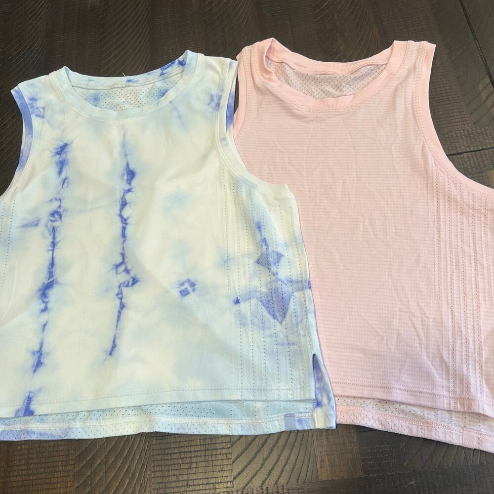 Lululemon bundle of 2 muscle tank tops size 4/6 women